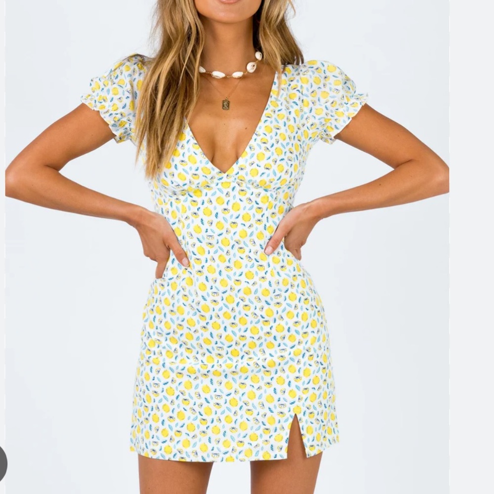 Princess Polly lemon dress